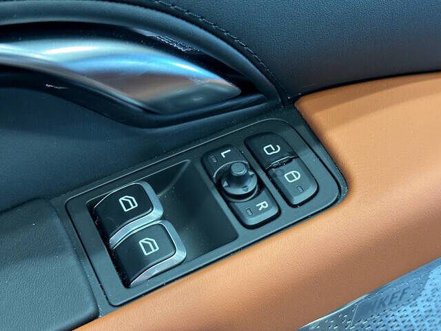 2024 Lotus Emira 25