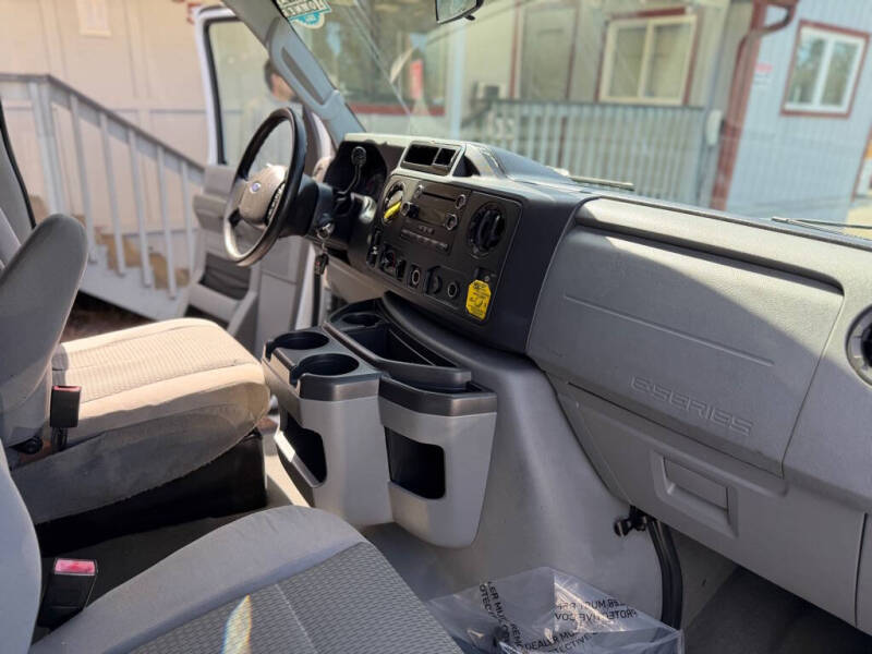 2010 Ford E-Series E-350 SD XL