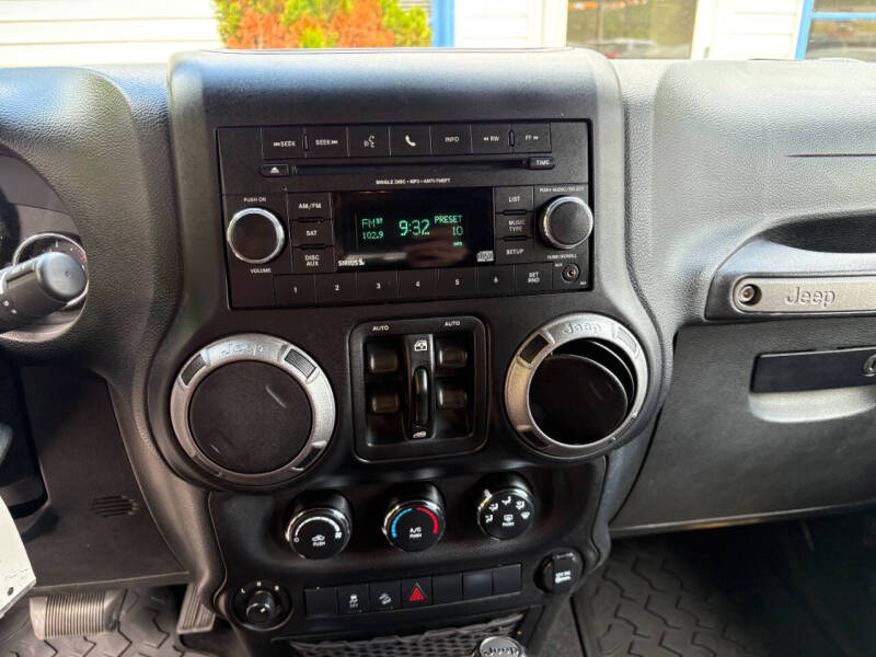 2012 Jeep Wrangler Unlimited Sport