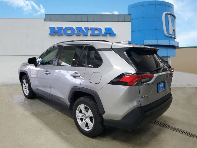 2020 Toyota RAV4 XLE