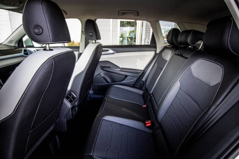 2026 Volkswagen Taos SE