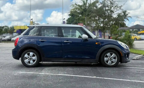2015 MINI Hardtop 4 Door Cooper