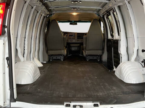 2024 Chevrolet Express 2500