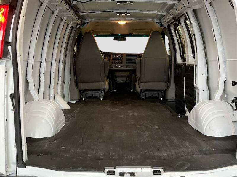 2024 Chevrolet Express 2500