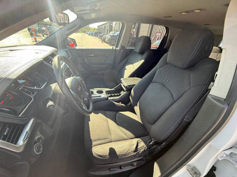 2015 GMC Acadia SLE-2