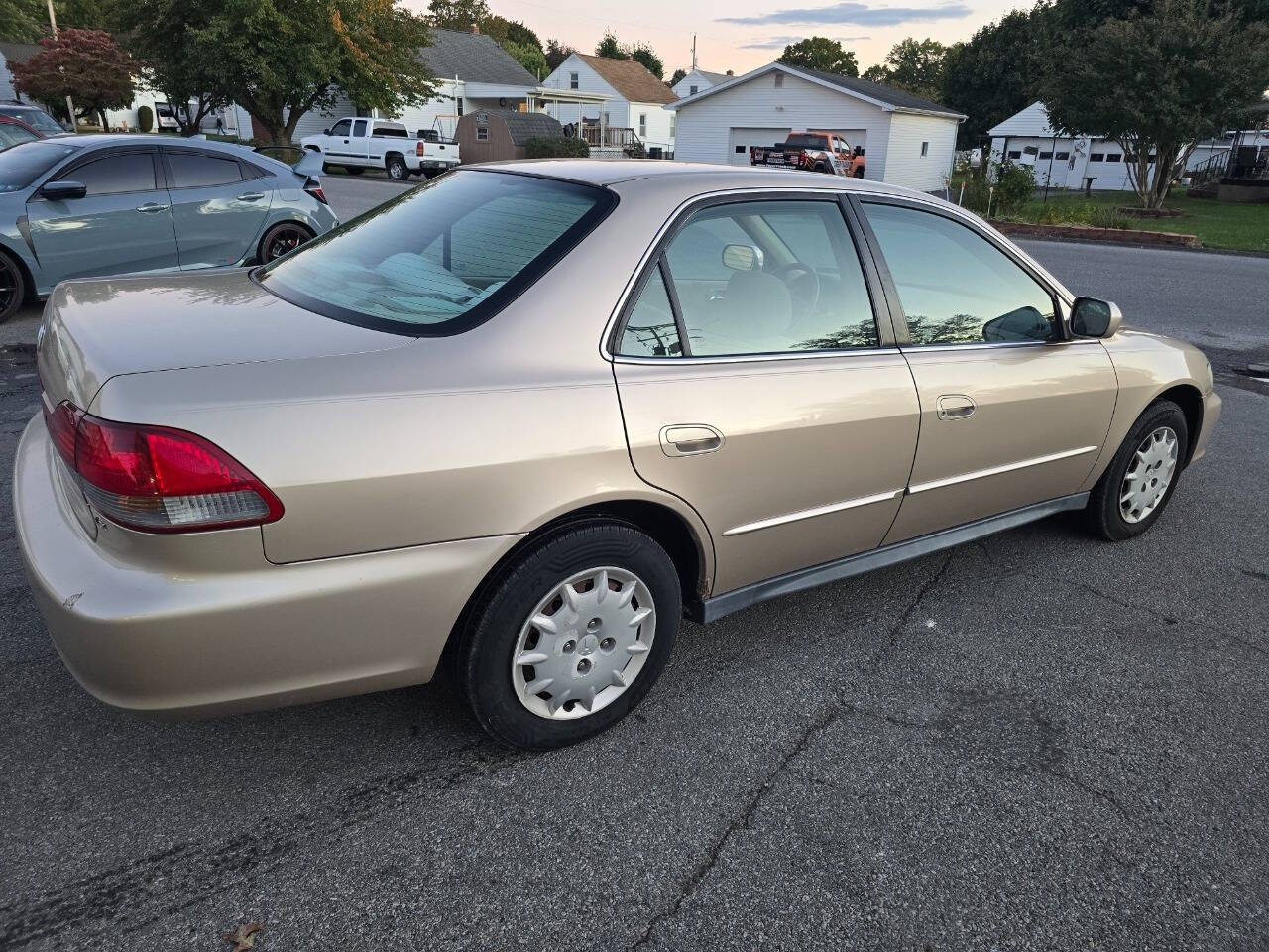 2002 Honda Accord for sale at QUEENSGATE AUTO SALES in York, PA