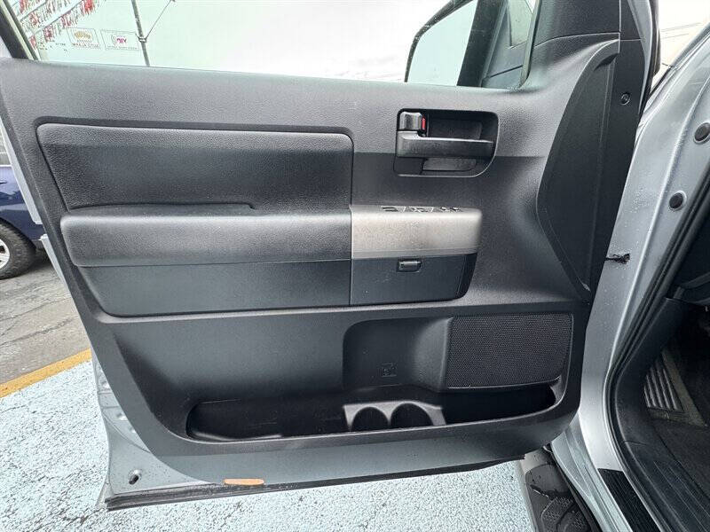 2013 Toyota Sequoia SR5