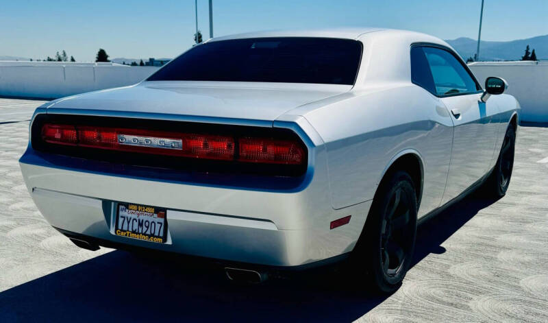 2012 Dodge Challenger SXT Plus