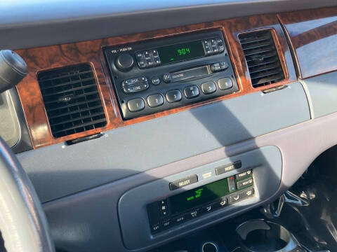 2000 Lincoln Town Car Executive