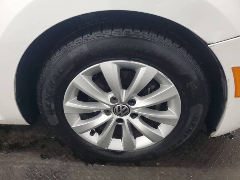 2016 Volkswagen Beetle 1.8T S PZEV