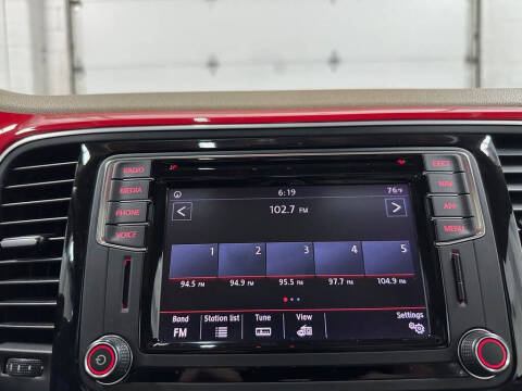 2019 Volkswagen Beetle 2.0T SE