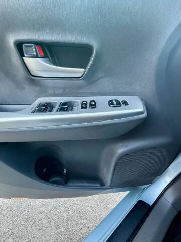 2012 Toyota Prius v
