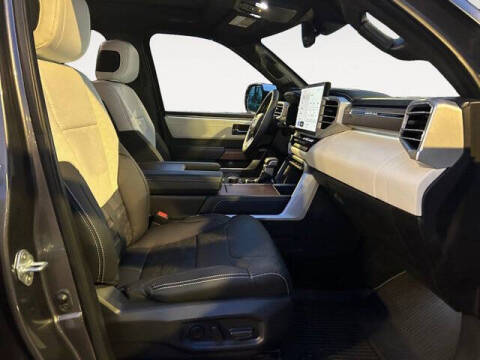 2025 Toyota Sequoia SR5