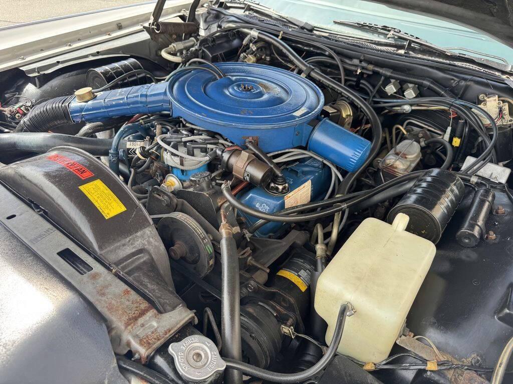 1977 Lincoln Continental 24
