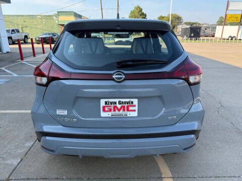 2024 Nissan Kicks SR