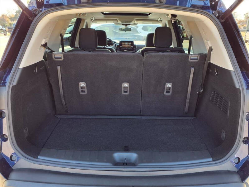 2024 Nissan Pathfinder SV