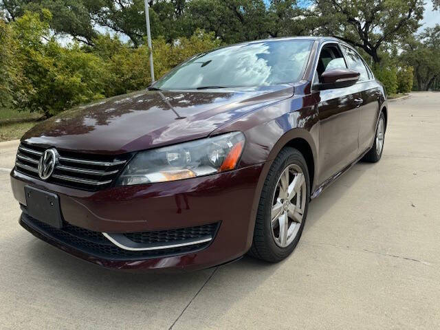 2012 Volkswagen Passat SE photo 2