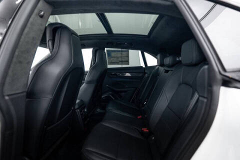 2025 Porsche Macan Turbo Electric