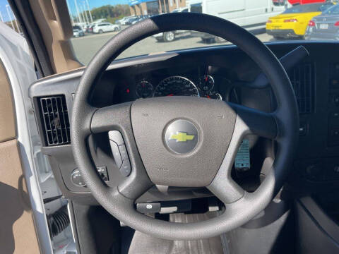 2025 Chevrolet Express 2500