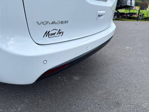 2026 Chrysler Voyager LX