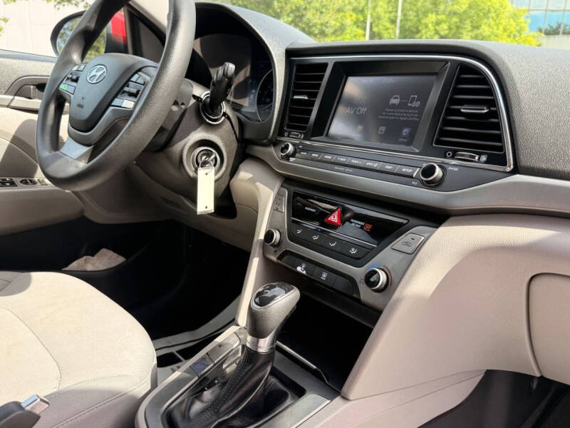 2018 Hyundai Elantra SEL