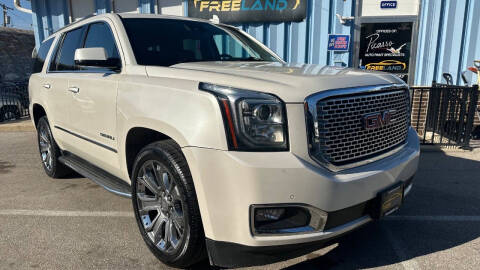 2015 GMC Yukon for sale at Freeland LLC in Waukesha WI