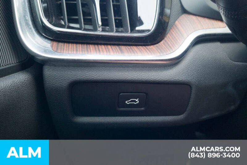 2024 Volvo S60 B5 Plus Dark Theme