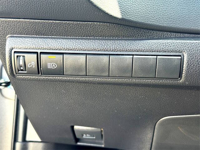 2025 Toyota Corolla Hatchback SE