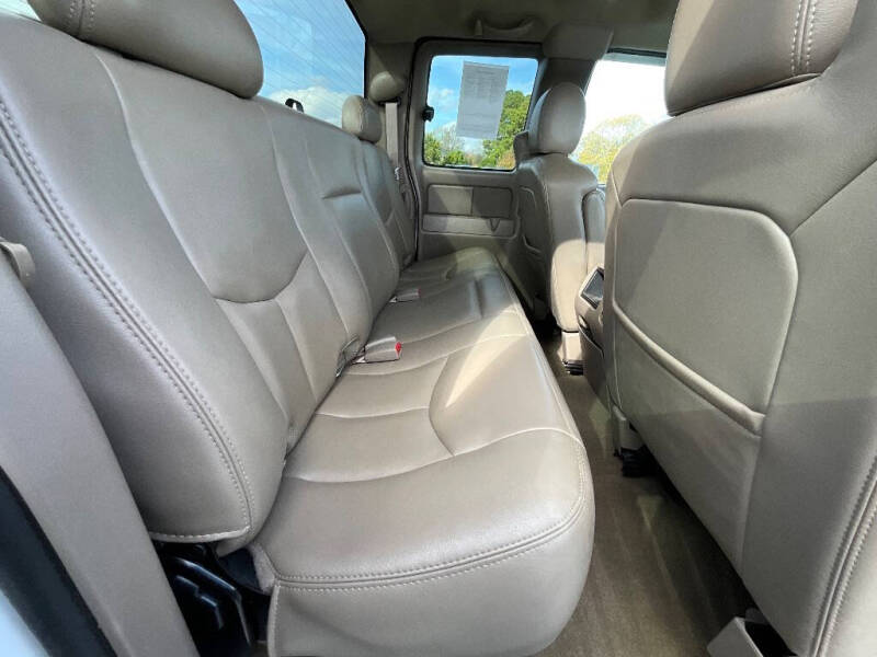 2005 GMC Sierra 2500HD