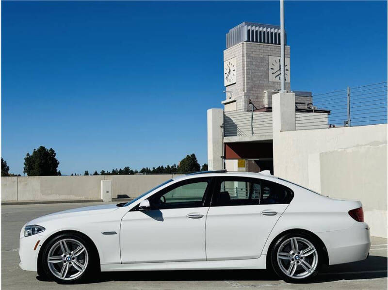 2016 BMW 5 Series 550i photo 9