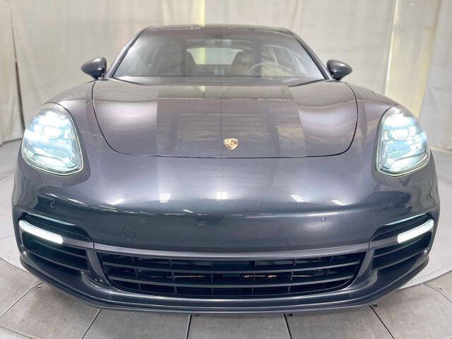 2018 Porsche Panamera 4