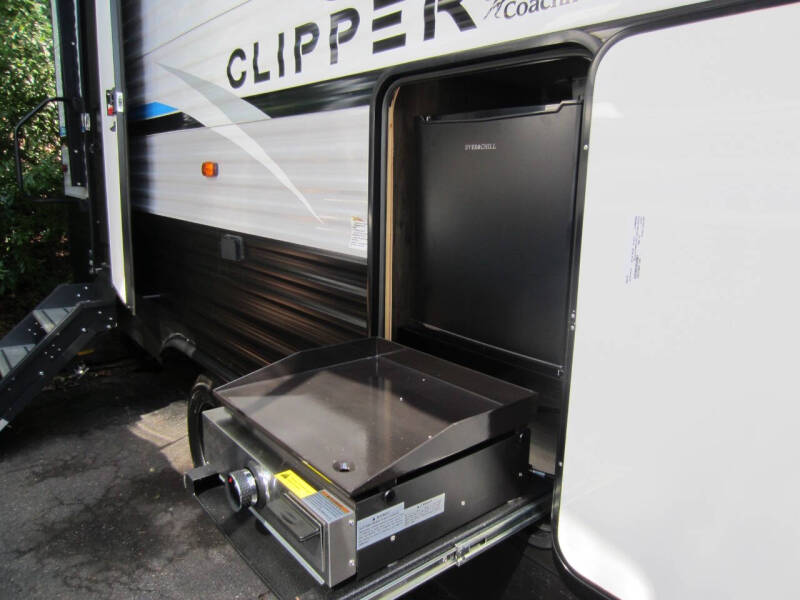 2022 Coachmen by Forest River Clipper Ultra Lite 272RLS