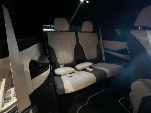 2023 BMW X7 M60i
