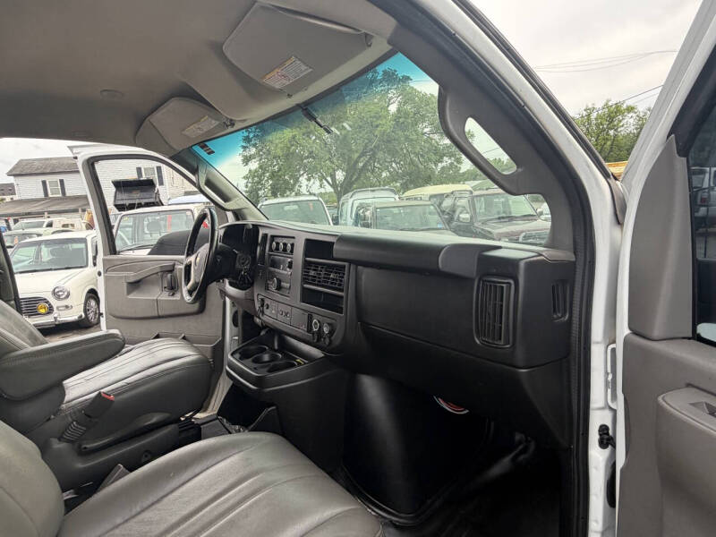2017 Chevrolet Express 2500
