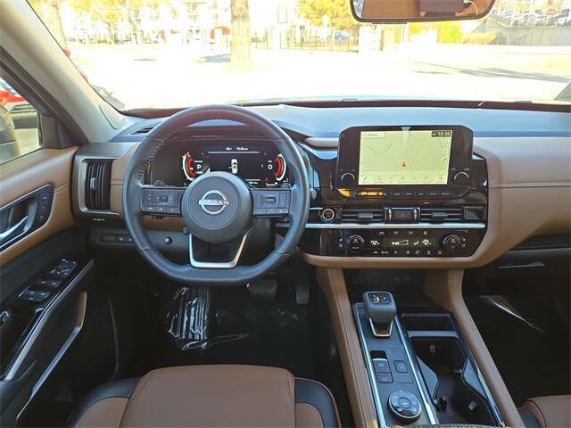 2024 Nissan Pathfinder Platinum