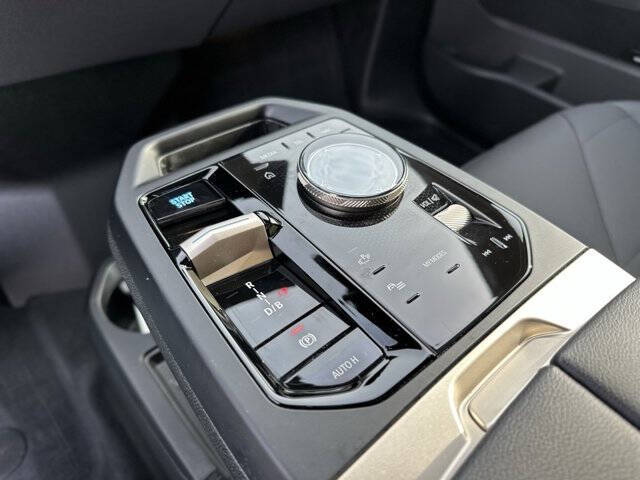 2025 BMW iX xDrive50