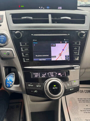 2015 Toyota Prius v Five