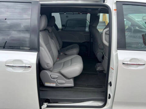 2015 Toyota Sienna