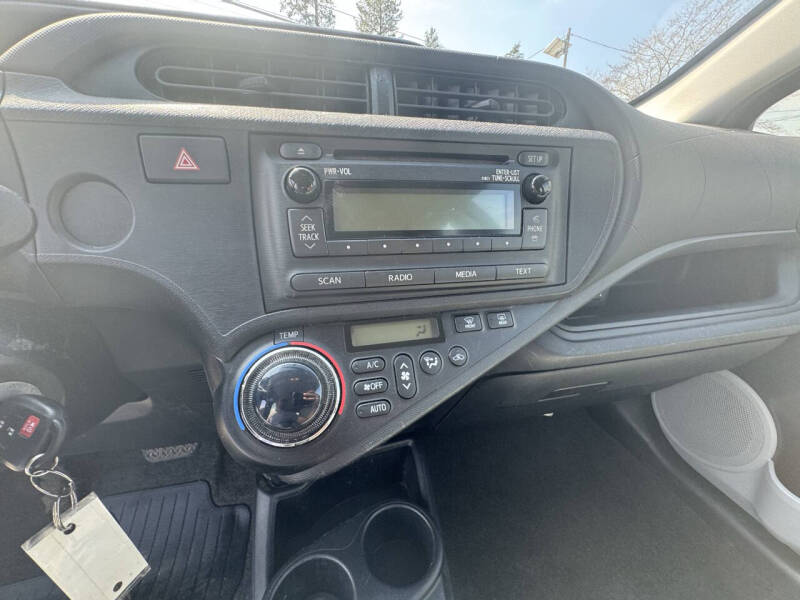 2013 Toyota Prius c Four