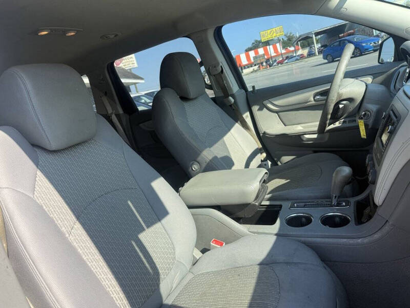 2017 Chevrolet Traverse LS