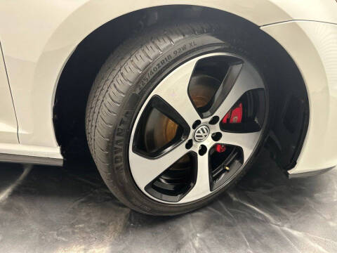 2017 Volkswagen Golf GTI SE