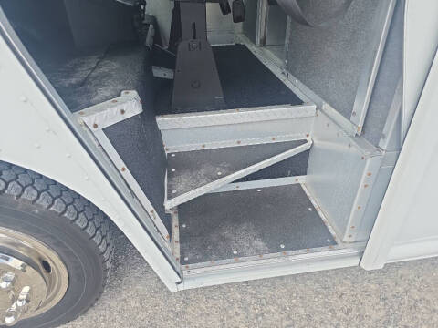 2015 Freightliner MT45 Chassis