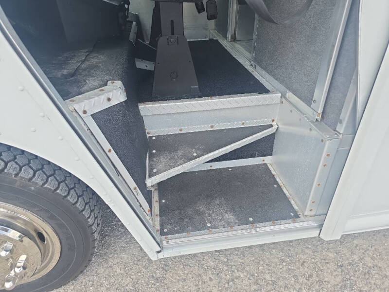 2015 Freightliner MT45 Chassis