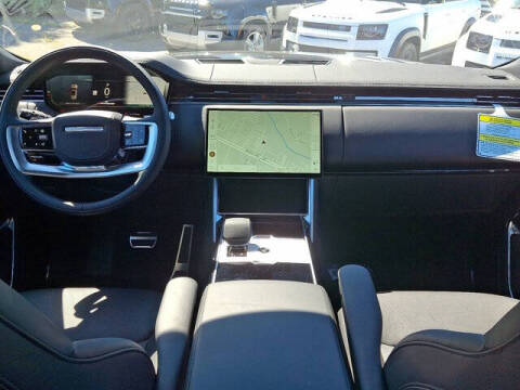 2025 Land Rover Range Rover P530 SE