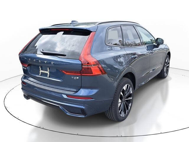 2026 Volvo XC60 T8 Plus