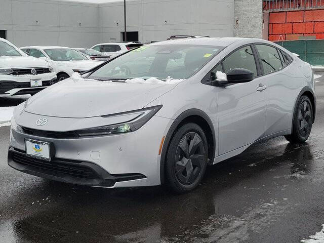 2025 Toyota Prius LE