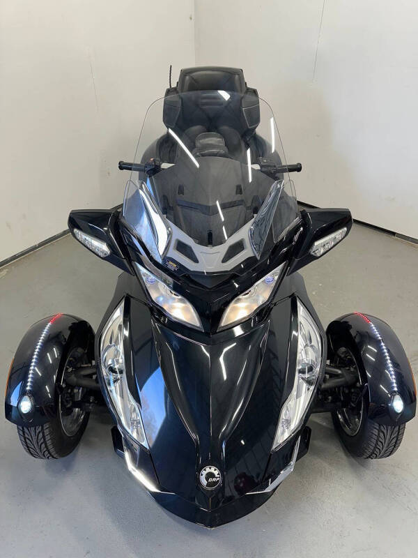 2011 Can-Am Spyder RT-S SE5