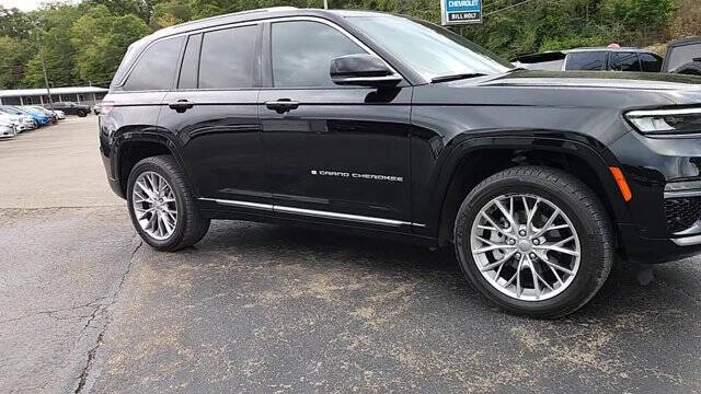 2022 Jeep Grand Cherokee Summit