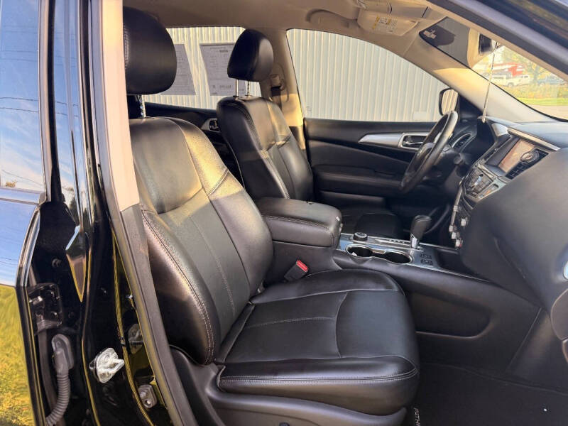 2020 Nissan Pathfinder SL