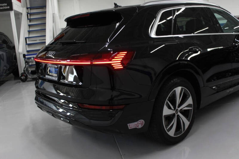 2024 Audi Q8 e-tron quattro Premium